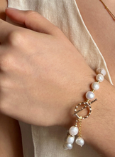 Load image into Gallery viewer, 14ct Gold Plated Fresh Water Pearl T- Bar Bracelet
